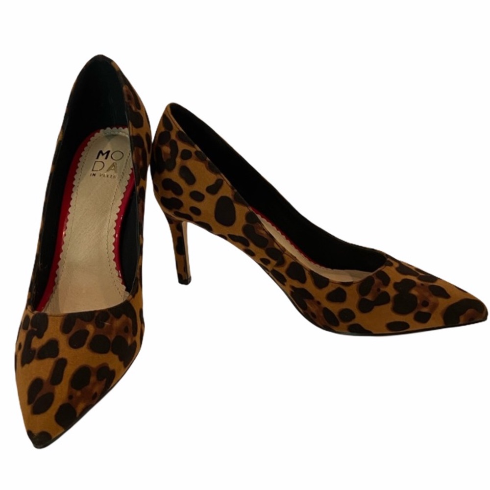 Moda in Pelle leopard shoes. EUC. The Calandria